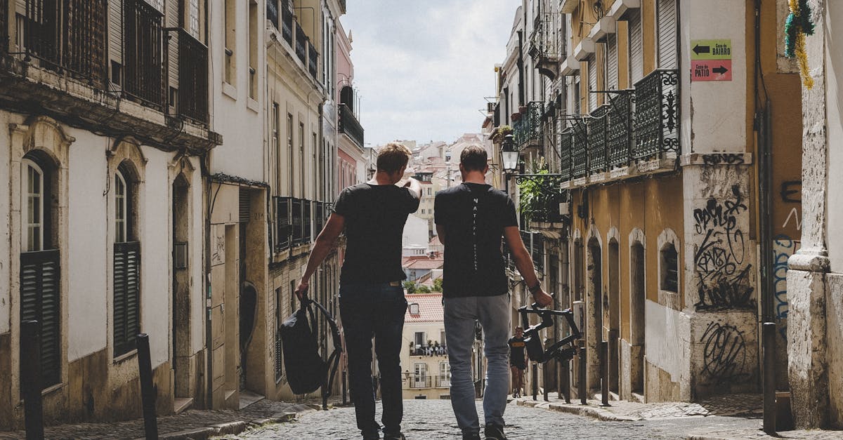 découvrez l'importance de l'amitié dans nos vies. explorez les liens qui nous unissent, les bienfaits d'une véritable amitié et comment entretenir ces relations précieuses au quotidien.